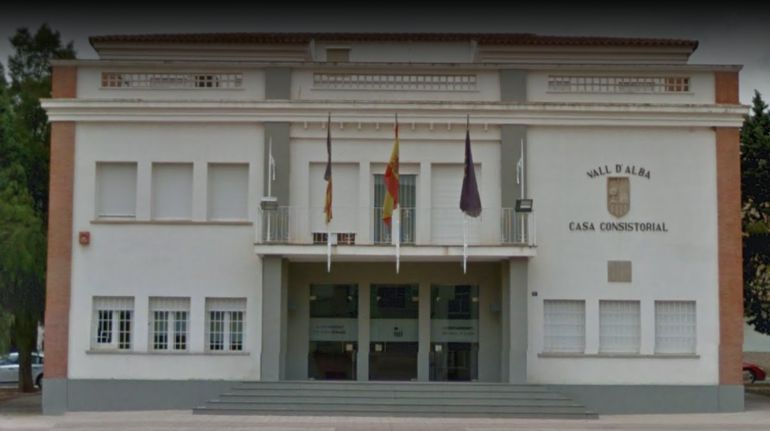 VALL D'ALBA: El PSPV amenaza con llevar a los tribunales a la alcaldesa del PP VALL D'ALBA: El PSPV amenaza con llevar a los tribunales a la alcaldesa del PP