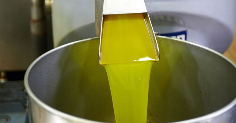 Proceso de producción del aceite de oliva en una almazara. Proceso de producción del aceite de oliva en una almazara.