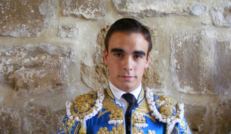 El novillero Adrián de Paula El novillero Adrián de Paula