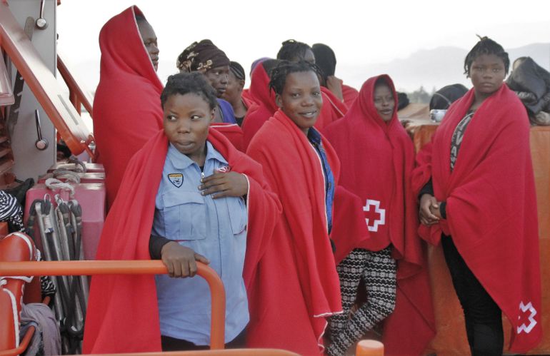 Inmigrantes en una de las últimas pateras llegadas a Motril el pasado fin de semana Inmigrantes en una de las últimas pateras llegadas a Motril el pasado fin de semana