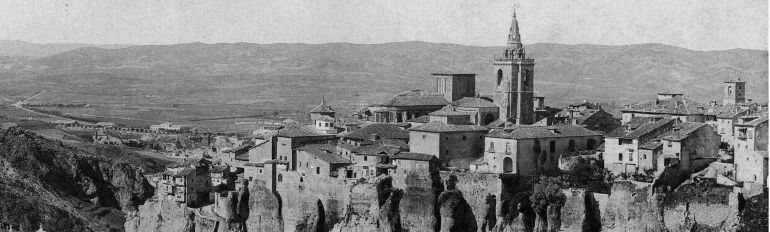 Vistas de la catedral de Cuenca desde la hoz del Huécar en 1870. Vistas de la catedral de Cuenca desde la hoz del Huécar en 1870.