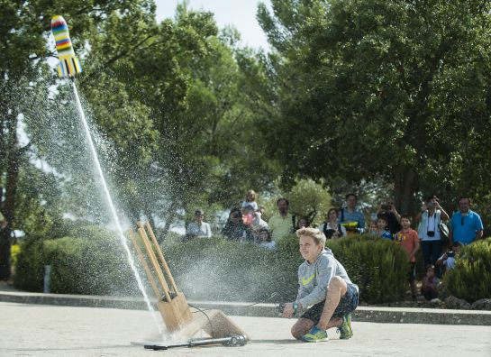 Astro Yebes abre nueva temporada para visitas de escolares y público en general: Astro Yebes inicia su quinta temporada con una nueva mirada al Universo Astro Yebes abre nueva temporada para visitas de escolares y público en general: Astro Yebes inicia su quinta temporada con una nueva mirada al Universo