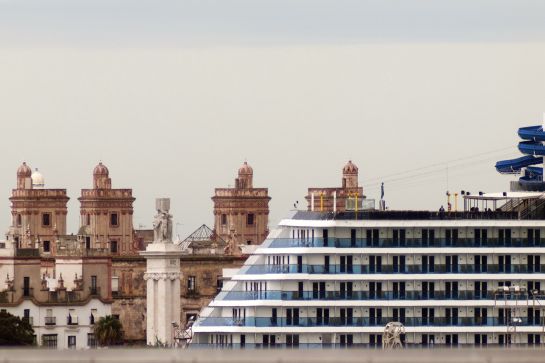 Imagen reciente del puerto de Cádiz Imagen reciente del puerto de Cádiz