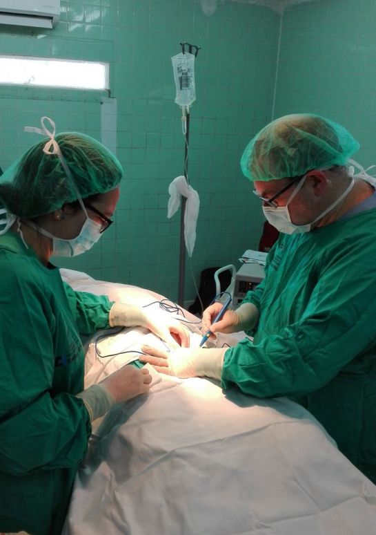 Cooperación y desarrollo. Un médico del Hospital de Guadalajara realizará cirugías en Ecuador a pacientes con escasos recursos: Un cirujano del Hospital de Guadalajara viaja a Ecuador en misión humanitaria Cooperación y desarrollo. Un médico del Hospital de Guadalajara realizará cirugías en Ecuador a pacientes con escasos recursos: Un cirujano del Hospital de Guadalajara viaja a Ecuador en misión humanitaria
