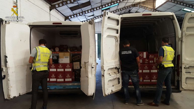 Detenidos por robar 6.000 botellas de bebidas alcohólicas Detenidos por robar 6.000 botellas de bebidas alcohólicas