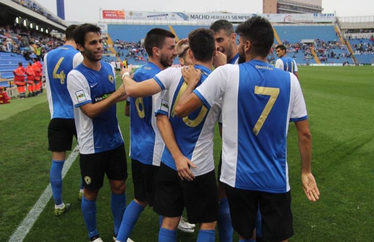 Los jugadores del Hércules celebran un gol frente al Cornellà en Copa Los jugadores del Hércules celebran un gol frente al Cornellà en Copa