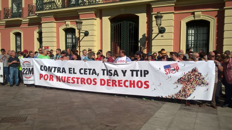 Protestas contra los tratados de libre comercio con Canadá y EE.UU Protestas contra los tratados de libre comercio con Canadá y EE.UU