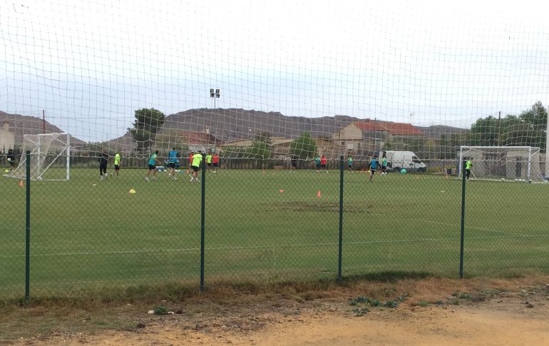 Los jugadores del Hércules CF entrenandose en las instalciones de Fontcalent Los jugadores del Hércules CF entrenandose en las instalciones de Fontcalent