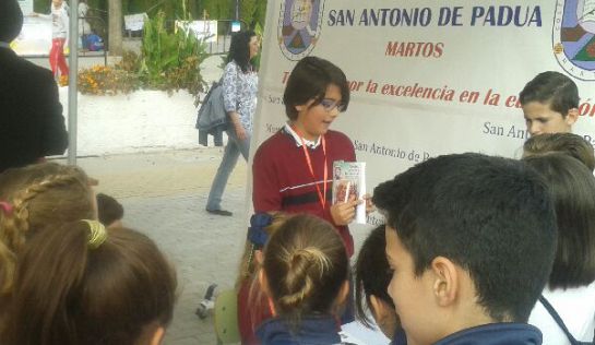 Participación de los niños en la Feria del Emprendimiento Participación de los niños en la Feria del Emprendimiento