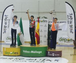 Héctor Díez, en lo alto del podio. Héctor Díez, en lo alto del podio.