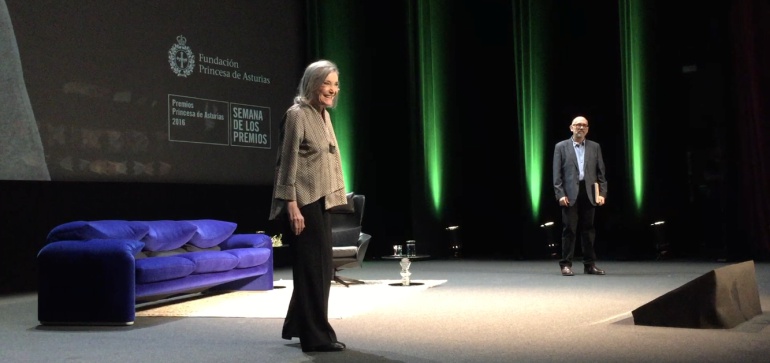 Nuria Espert durante su encuentro con el público en el Teatro Jovellanos Nuria Espert durante su encuentro con el público en el Teatro Jovellanos