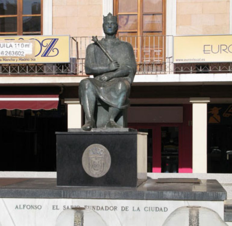 Alfonso X y la cultura del siglo XIII centrarán un seminario que se impartirá en noviembre en Ciudad Real Alfonso X y la cultura del siglo XIII centrarán un seminario que se impartirá en noviembre en Ciudad Real