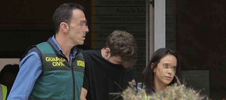 El presunto asesino de Pioz (Guadalajara), François Patrick Nogueira Gouveia, a su llegada a la Comandancia de la Guardia Civil de Guadalajara El presunto asesino de Pioz (Guadalajara), François Patrick Nogueira Gouveia, a su llegada a la Comandancia de la Guardia Civil de Guadalajara