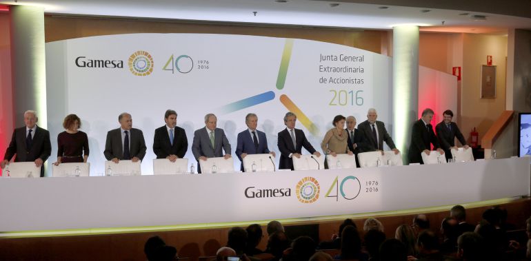 El presidente de Gamesa, Ignacio Martin, durante la junta extraordinaria de accionistas celebrada en la sede de la compañía, en Zamudio, para aprobar la fusión con la división de aerogeneradores de Siemens. El presidente de Gamesa, Ignacio Martin, durante la junta extraordinaria de accionistas celebrada en la sede de la compañía, en Zamudio, para aprobar la fusión con la división de aerogeneradores de Siemens.