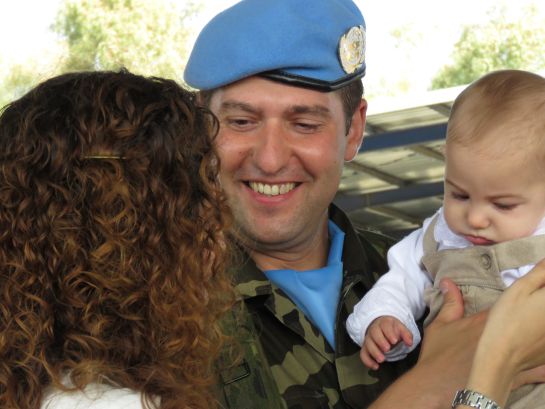 El capitán, José Miguel Vico , su mujer Vanesa Cabanés y su hijo , Lucas El capitán, José Miguel Vico , su mujer Vanesa Cabanés y su hijo , Lucas