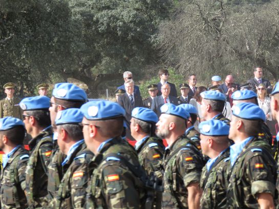 Autoridades durante el desfile militar Autoridades durante el desfile militar