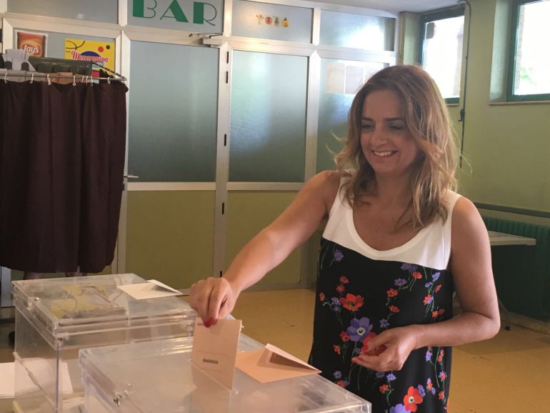 La diputada socialista aragonesa no se abstendrá en la sesión de investidura de Mariano Rajoy La diputada socialista aragonesa no se abstendrá en la sesión de investidura de Mariano Rajoy