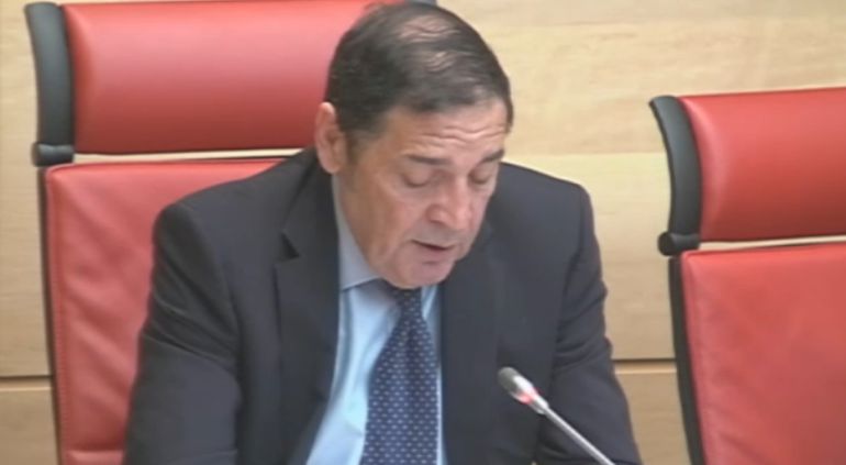 El consejero de Sanidad, Antonio María Sáez Aguado, comparece a petición de los partidos de la oposición para explicar la pérdida de pruebas radiológicas en Ávila El consejero de Sanidad, Antonio María Sáez Aguado, comparece a petición de los partidos de la oposición para explicar la pérdida de pruebas radiológicas en Ávila