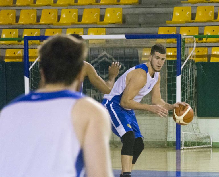 El COB, este sábado disputará su primer derbi de esta temporada en el Pazo, segundo en una semana, ante el Marín PeixeGalego El COB, este sábado disputará su primer derbi de esta temporada en el Pazo, segundo en una semana, ante el Marín PeixeGalego