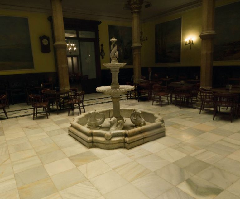 Interior del Liceo de Ourense Interior del Liceo de Ourense