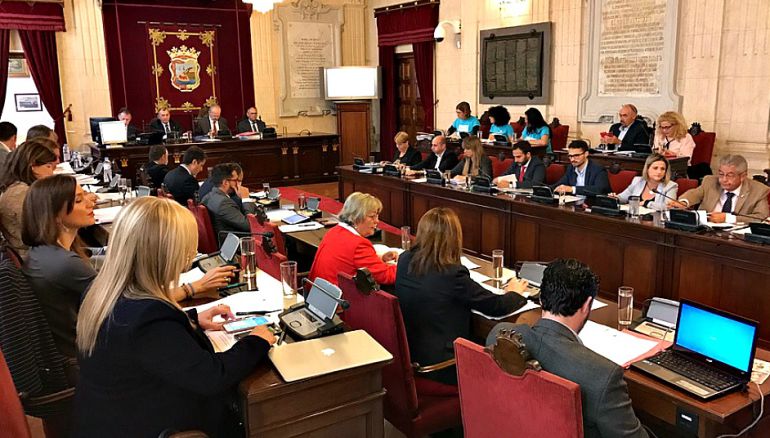 Los partidos de izquierdas aprueban reactivar la consulta de Repsol con el rechazo del PP y la abstención de Cs: Los partidos de izquierdas aprueban reactivar la consulta de Repsol con el rechazo del PP y la abstención de Cs Los partidos de izquierdas aprueban reactivar la consulta de Repsol con el rechazo del PP y la abstención de Cs: Los partidos de izquierdas aprueban reactivar la consulta de Repsol con el rechazo del PP y la abstención de Cs