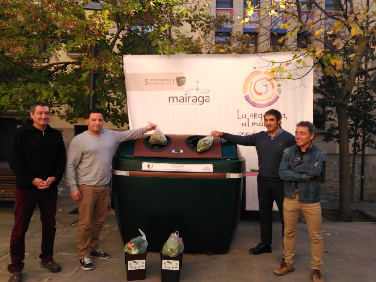 El presidente de la Mancomunidad de Mairaga (Pedro Leralta) y los alcaldes de Santacara (Jesús Luís Caparroso), Caparroso (Aquilino Jiménez) y Carcastillo(Javier Igal) han presentado al campaña El presidente de la Mancomunidad de Mairaga (Pedro Leralta) y los alcaldes de Santacara (Jesús Luís Caparroso), Caparroso (Aquilino Jiménez) y Carcastillo(Javier Igal) han presentado al campaña