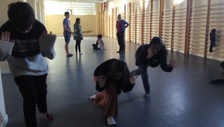 Los chicos del Ramiro de Maeztu en su última sesión del taller 'Piel con piel'. Los chicos del Ramiro de Maeztu en su última sesión del taller 'Piel con piel'.