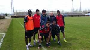 Tarek Salman (segundo por la izquierda de pie), en uno de los entrenamientos de la temporada pasada con la Cultural Tarek Salman (segundo por la izquierda de pie), en uno de los entrenamientos de la temporada pasada con la Cultural