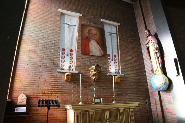Imagen del altar de la reliquia en la iglesia nueva de Mequinenza 