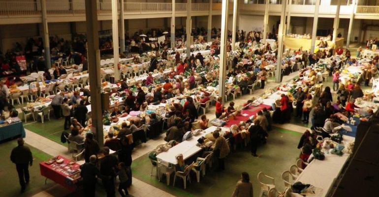 Pabellón de ferias a rebosar en la cita con el encaje de bolillos de 2016 Pabellón de ferias a rebosar en la cita con el encaje de bolillos de 2016