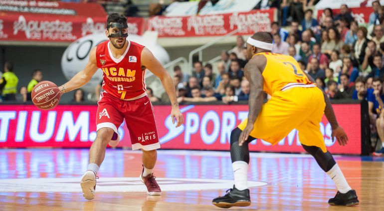 El Barcelona bate al UCAM (83-99) y lo deja al borde de la zona de descenso El Barcelona bate al UCAM (83-99) y lo deja al borde de la zona de descenso