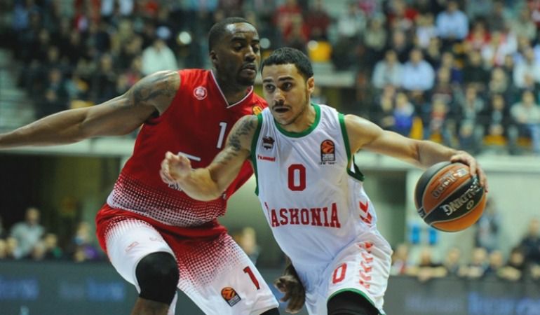 Shane Larkin fue el jugador más destacado del partido una vez más. Shane Larkin fue el jugador más destacado del partido una vez más.