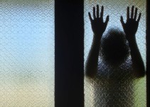 Comunidad de Madrid violencia machista presupuesto: El Gobierno madrileño dejó de gastar 5 millones contra la violencia machista