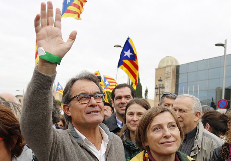 El expresident de la Generalitat Artur Mas y la presidenta del Parlament, Carme Forcadell, durante la movilización independentista del 13 de noviembre El expresident de la Generalitat Artur Mas y la presidenta del Parlament, Carme Forcadell, durante la movilización independentista del 13 de noviembre