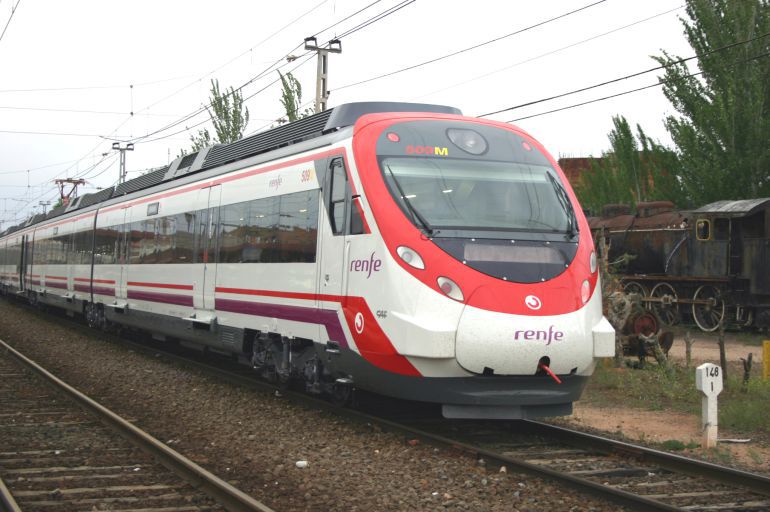 Una avería de electrificación cancela este viernes 12 trenes de Cercanías entre Castellón y Valencia