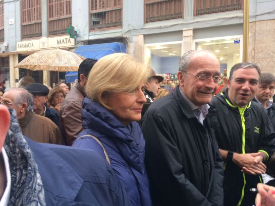 Esperanza Oña, Francisco de la Torre y Elías Bendodo esta mañana en la manifestación por la sanidad pública Esperanza Oña, Francisco de la Torre y Elías Bendodo esta mañana en la manifestación por la sanidad pública