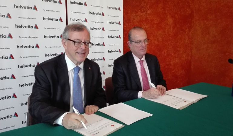 El presidente en funciones de la RFEH, Santiago Deó, y el director de Marketing y Responsabilidad Corporativa de Helvetia Seguros, Javier García El presidente en funciones de la RFEH, Santiago Deó, y el director de Marketing y Responsabilidad Corporativa de Helvetia Seguros, Javier García