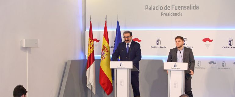 El consejero de Sanidad ha comparecido junto con el portavoz del gobierno, Nacho Hernando El consejero de Sanidad ha comparecido junto con el portavoz del gobierno, Nacho Hernando
