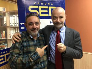 El empresario Julio Torres (d) y Miguel Angel García, manager El empresario Julio Torres (d) y Miguel Angel García, manager