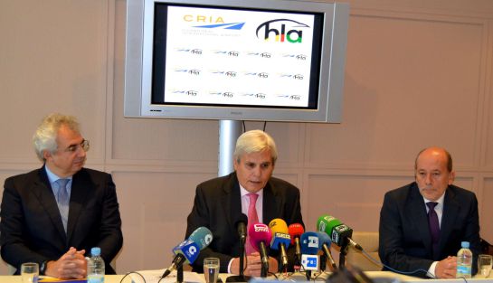Francisco Vazquez, consejero delegado de Hispania Lusitana, en el centro. A su izquierda el consejero delegado de Ciudad Real International Airport, Pedro Jesús Escudero y a su derecha, el director del aeropuerto, Juan León. Francisco Vazquez, consejero delegado de Hispania Lusitana, en el centro. A su izquierda el consejero delegado de Ciudad Real International Airport, Pedro Jesús Escudero y a su derecha, el director del aeropuerto, Juan León.