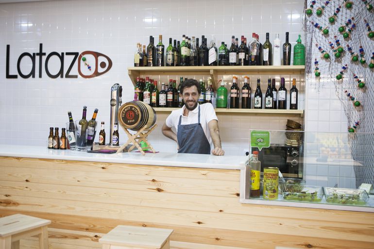 Vista del gastrobar Latazo, donde se puede disfrutar de conservas gourmet Vista del gastrobar Latazo, donde se puede disfrutar de conservas gourmet