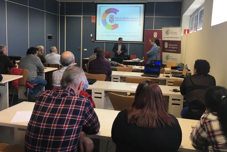 Jornadas de formación sobre administración electrónica ofrecidas por la Diputación de Segovia Jornadas de formación sobre administración electrónica ofrecidas por la Diputación de Segovia
