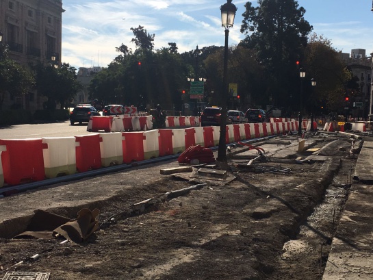 Trabajos en el tramo del Anillo Ciclista de la plaza de Tetuán donde se instalará el primer intercambiador de la EMT Trabajos en el tramo del Anillo Ciclista de la plaza de Tetuán donde se instalará el primer intercambiador de la EMT