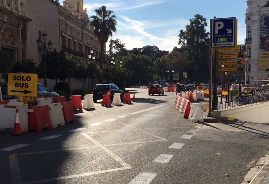 Trabajos en el tramo del Anillo Ciclista de la plaza de Tetuán donde se instalará el primer intercambiador de la EMT Trabajos en el tramo del Anillo Ciclista de la plaza de Tetuán donde se instalará el primer intercambiador de la EMT