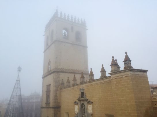 La niebla cubre Badajoz La niebla cubre Badajoz