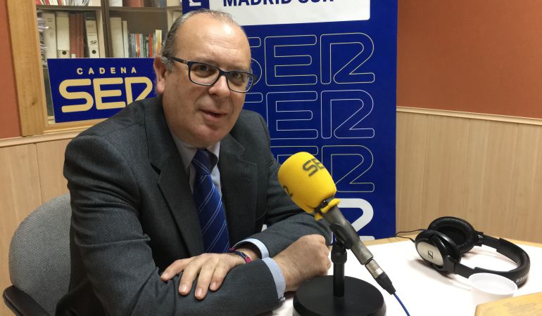 El alcalde de Cubas de la Sagra, José Pedro Flores, este lunes en los estudios de Cadena SER Madrid Sur El alcalde de Cubas de la Sagra, José Pedro Flores, este lunes en los estudios de Cadena SER Madrid Sur