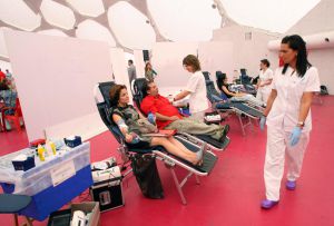 Donación de sangre en la Cúpula del Milenio Donación de sangre en la Cúpula del Milenio
