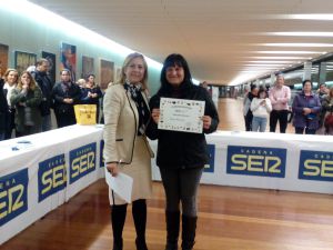 Yolanda Carrión recibe su premio Yolanda Carrión recibe su premio