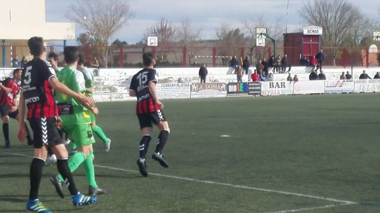 Un momento del partido. Un momento del partido.
