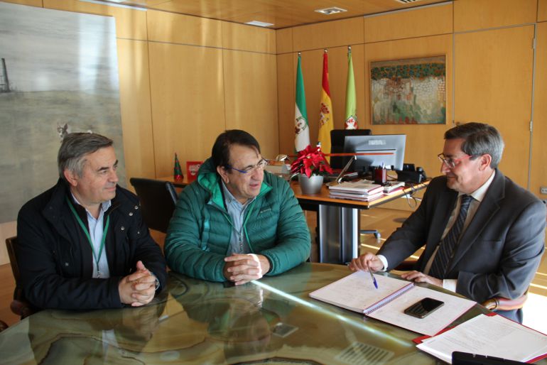Reunión del presidente de la Diputación de Granada con los líderes provinciales de CCOO y UGT Reunión del presidente de la Diputación de Granada con los líderes provinciales de CCOO y UGT